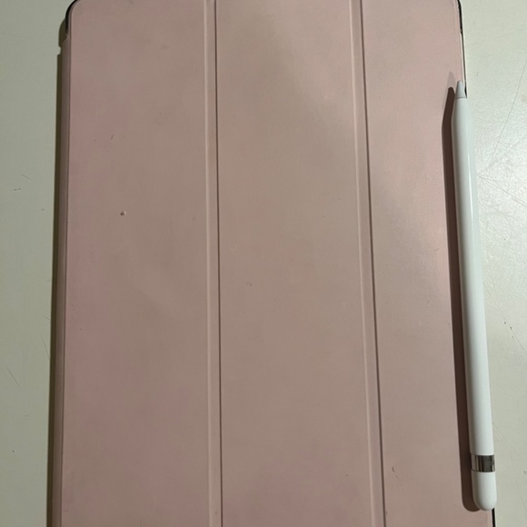 Apple iPad 8th Generation 128 GB in Rose Gold - Picture 13 of 13